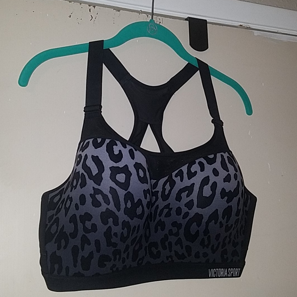 Victoria Secret sport's bra never worn in bag